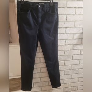 Universal Thread Size:10 black high-rise skinny jeans